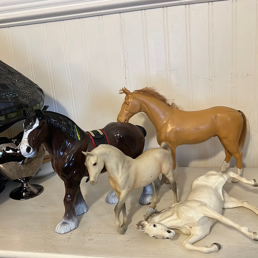 Lot Peter Stone signed 1988 Breyer horse Clydesdale horse plus 2 more